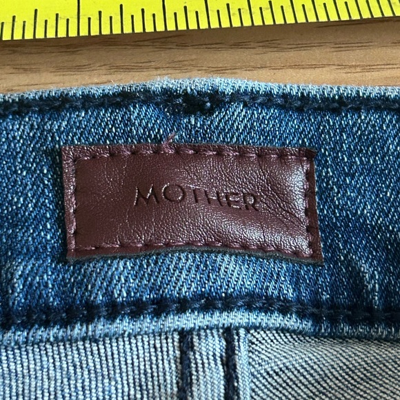 MOTHER Flare Jeans Distressed Hem Size 31 - Picture 5 of 8